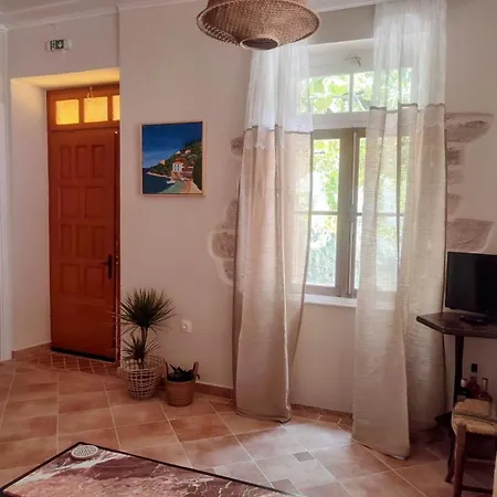 Maroudas Traditional * Vathy (Ithaca)