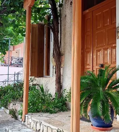 Holiday home Maroudas Traditional